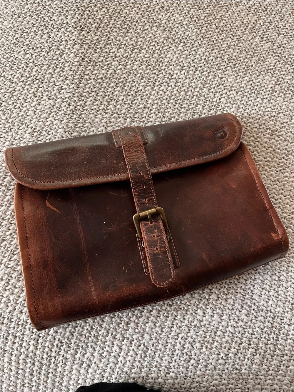 Vintage-Inspired Brown Leather Men’s Envelope Bag